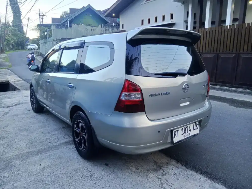 Djual grand livina abu abu