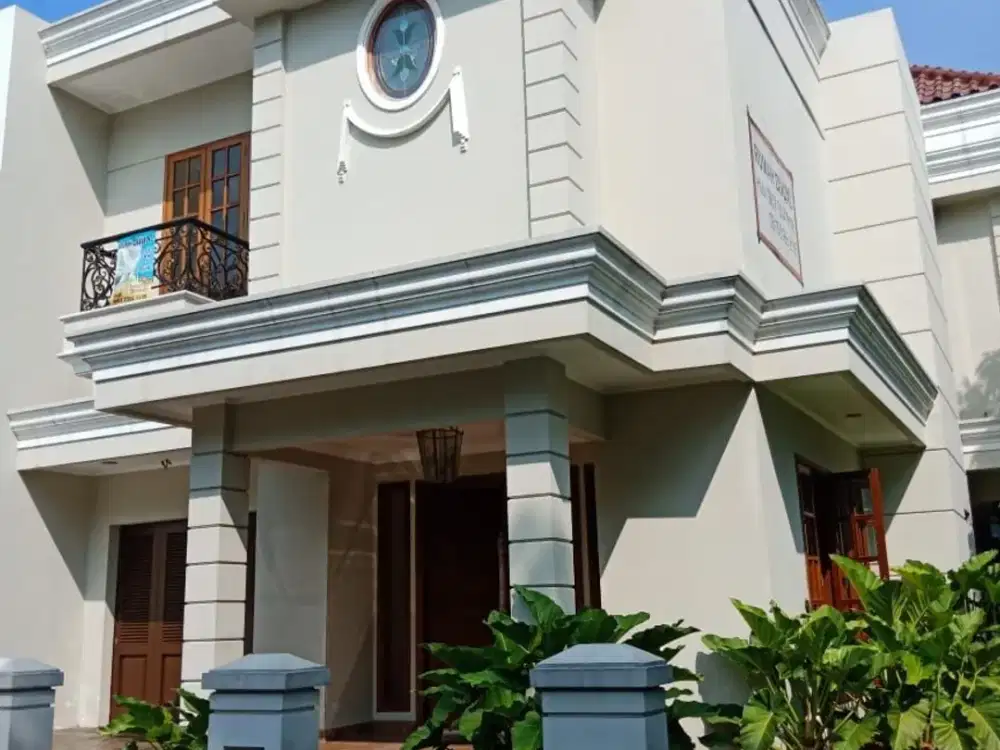 Dijual Rumah di Lebak Bulus Jln Pertanian, LT.367m2, Turun Harga, Type 3+1 KT