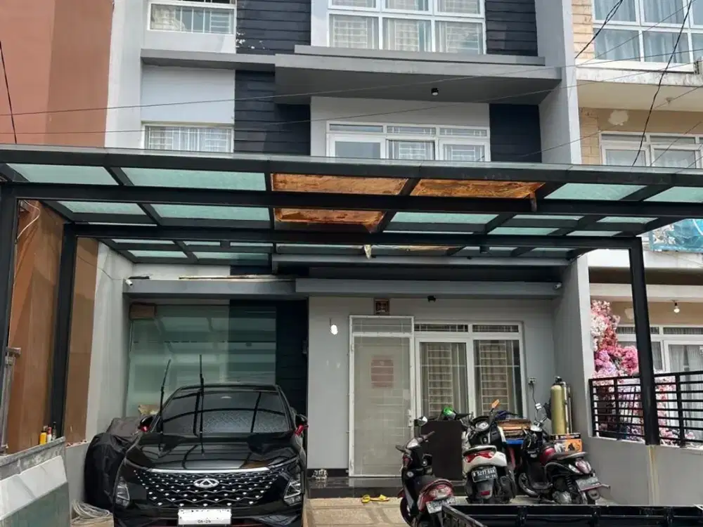 Rumah Cantik Favorit Area Park Residence Taman Surya Dekat Pasar Laris Cengkareng