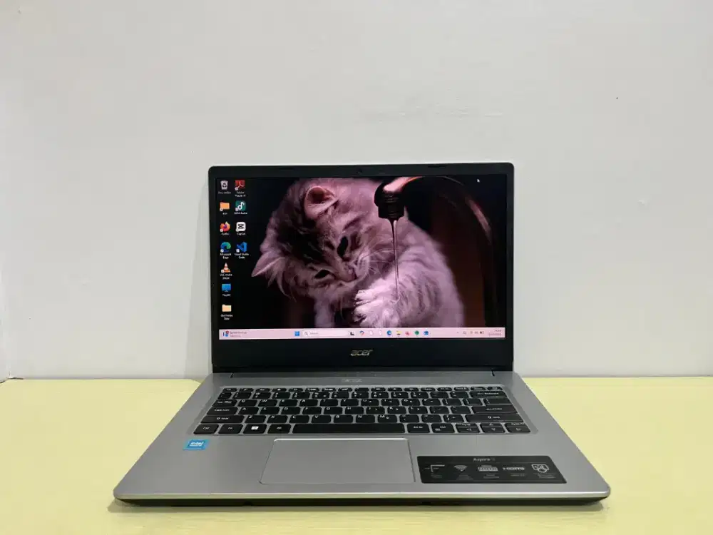 LAPTOP ACER ASPIRE 3 MODEL TERBARU SEGEL 
INTEL N5100 RAM 4 SSD 256