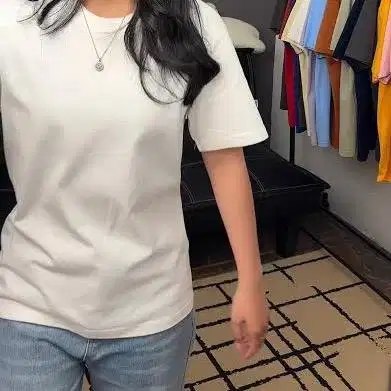 LOWONGAN KERJA — HOST LIVE (WANITA) | BANDUNG