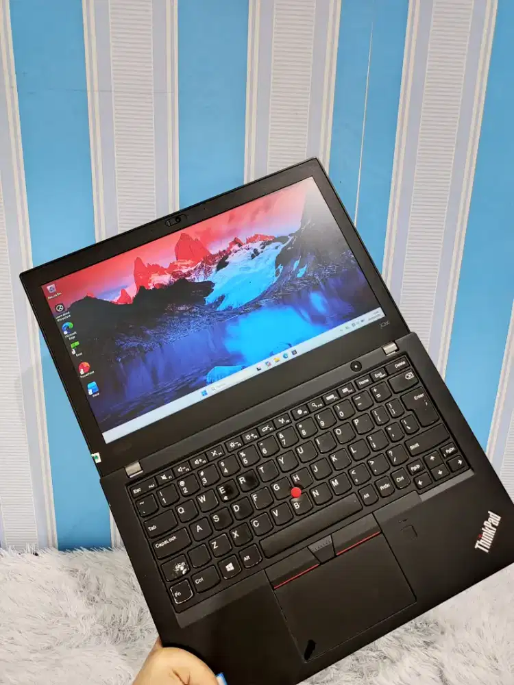 Lenovo Thinkpad X280 Gen 8 Intel Core i7-8650U 1.90GHz RAM 8, SSD 256
