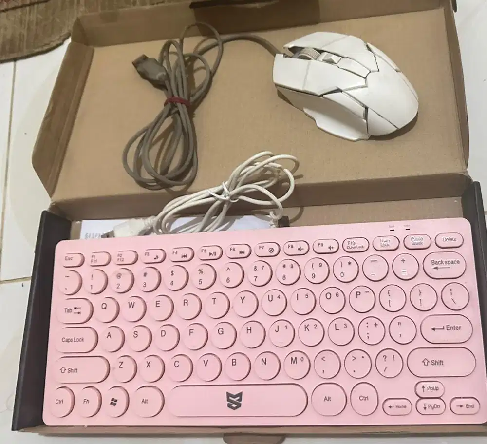 keyboard pink aesthetic like new + free mouse (scroll wheel rusak)