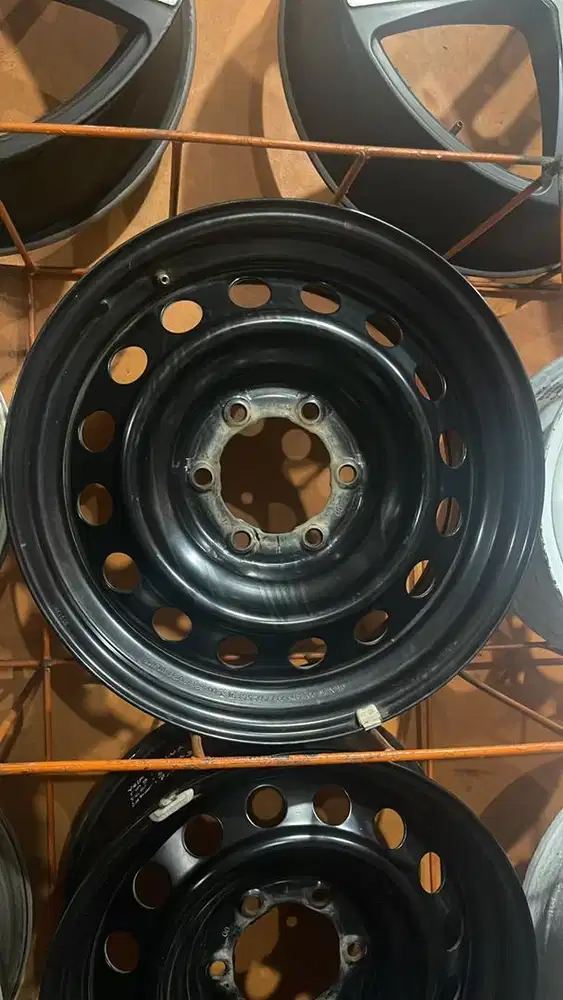 1pc Velg kaleng Hilux r17 lbr 7,5 pcd 6x139