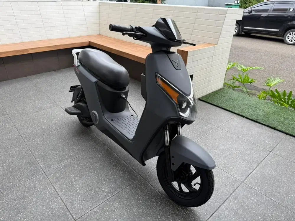 Uwinfly D75 like new good condition