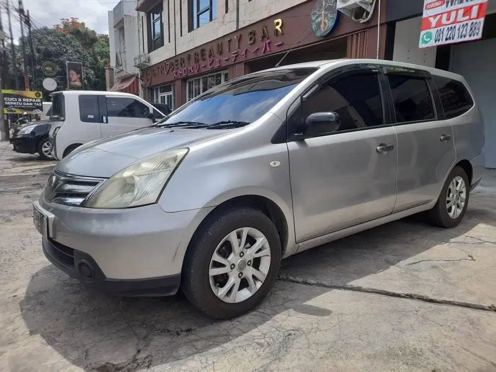 Nissan Grand Livina Matic 2012 Good Condition
