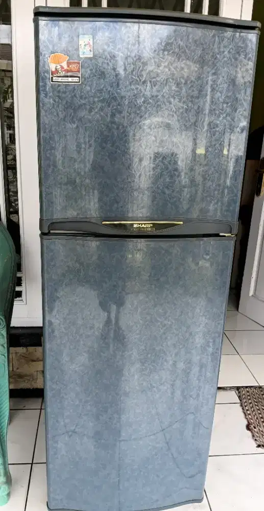 Dijual Kulkas merek SHARP 2 pintu