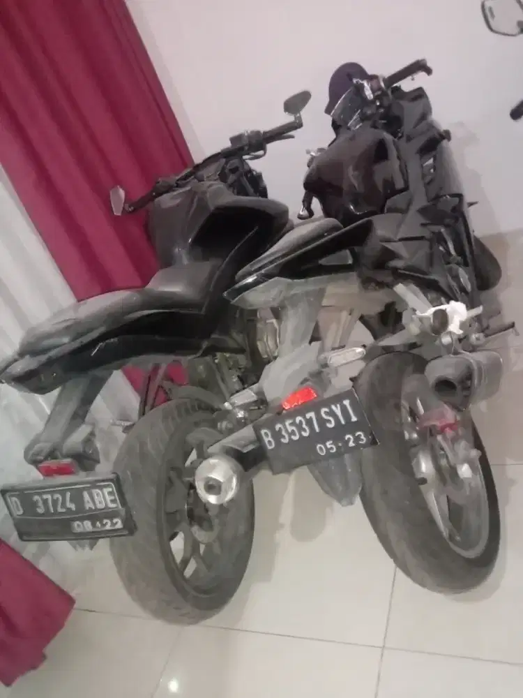 Motor Vixion th 2017 dan CBR thn 2018 tangan 1 dari baru