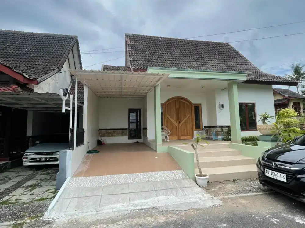 Dijual rumah  dijalan palagan km 10 yogyakarta dalam perumahan tugu asri posisi HOOK