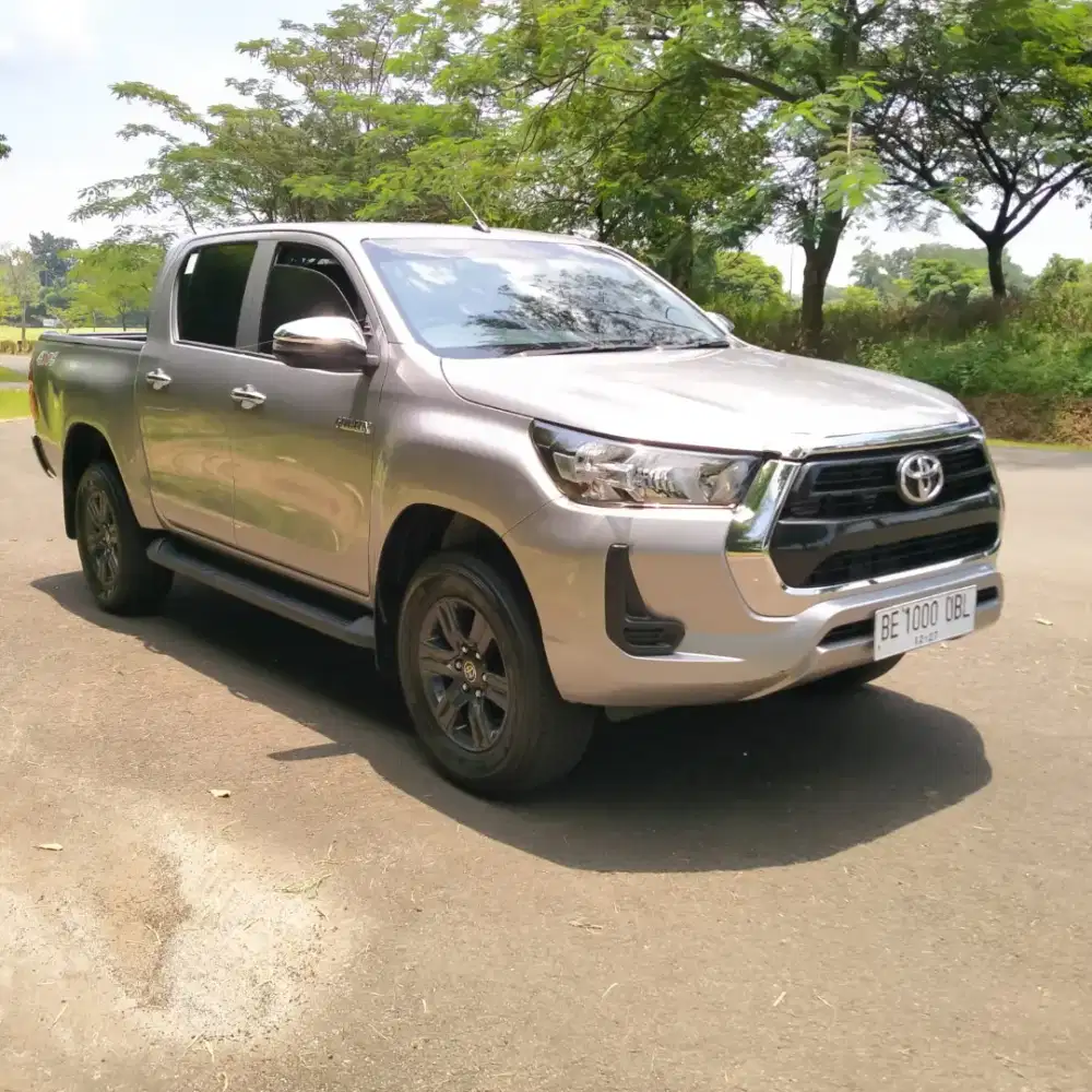 TOYOTA HILUX DC 2.5G M/T 4X4 2022 SILVER NOPOL BE ORIGINAL TERAWATBAIK