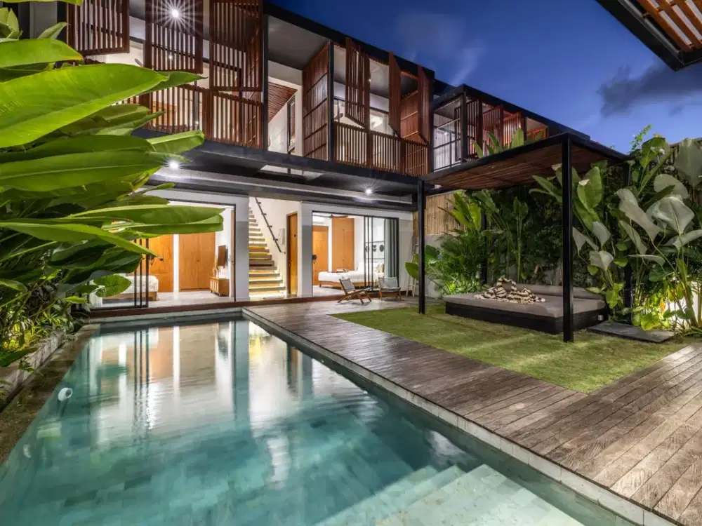 Vila premium hanya 350 m dari pantai di pusat “Golden Mile”!