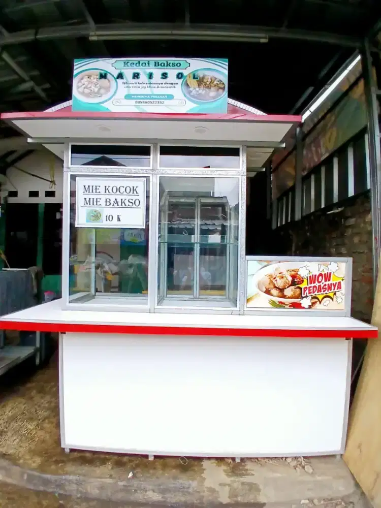 Gerobak atau etalase untuk baso