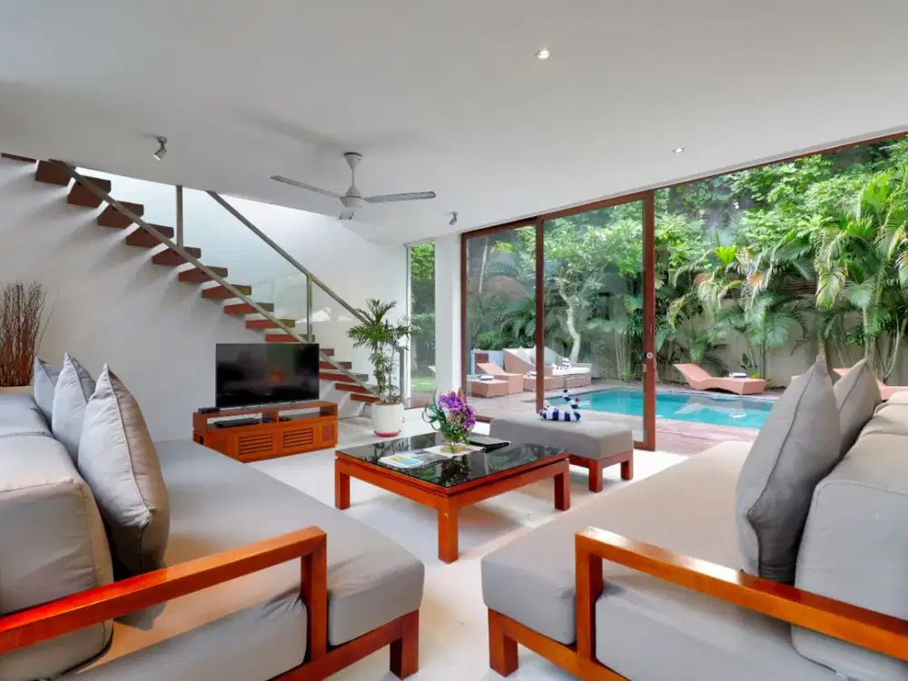 Prime 4 Bedroom Leasehold Villa Near Seminyak Beach Bali for Sale Leasehold - Thumbnail 3