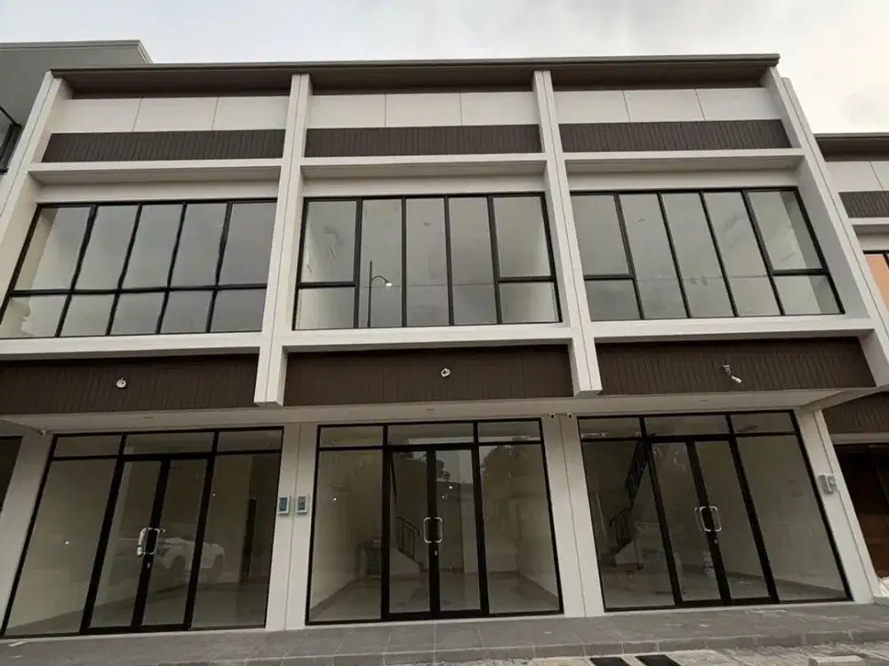 RUKO PINGGIR JALAN DEPAN SEKOLAH TERNAMA! PELUANG USAHA AUTO LARIS!