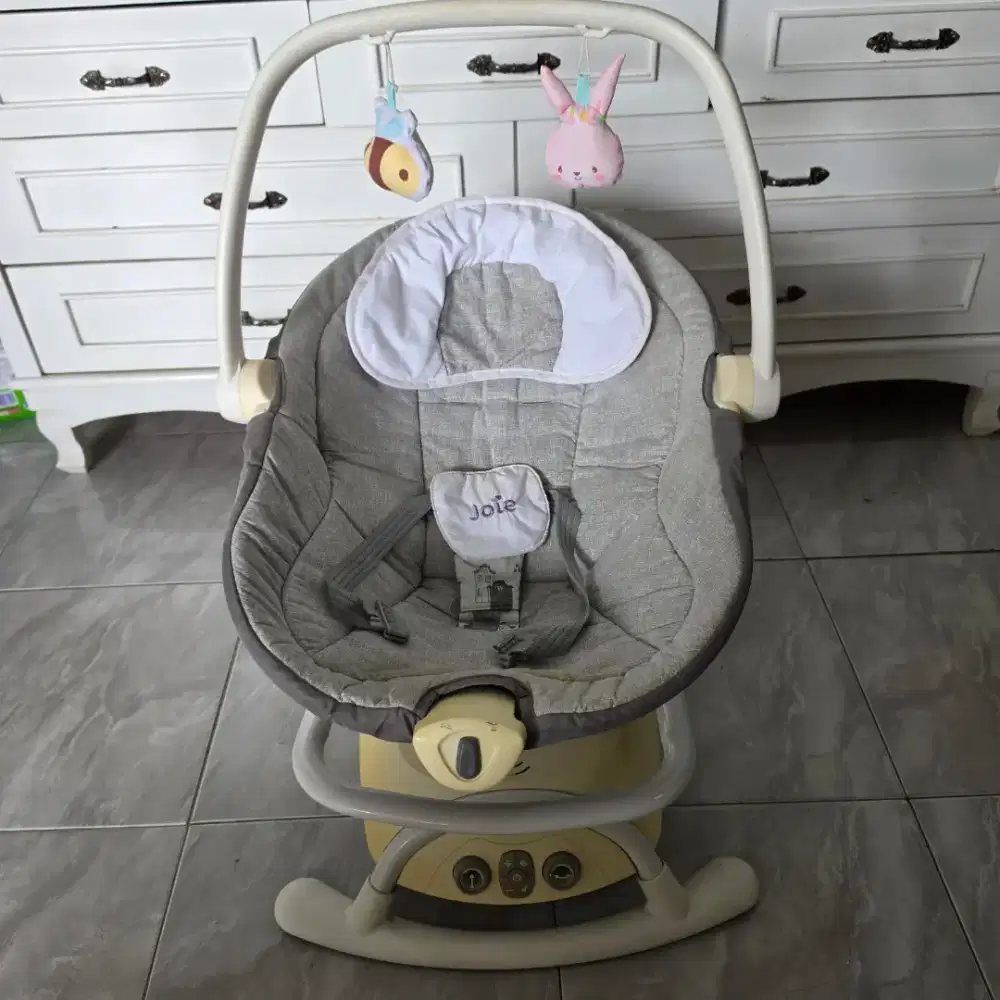 JOIE Bouncer Sansa 2 in 1 swing and rocker