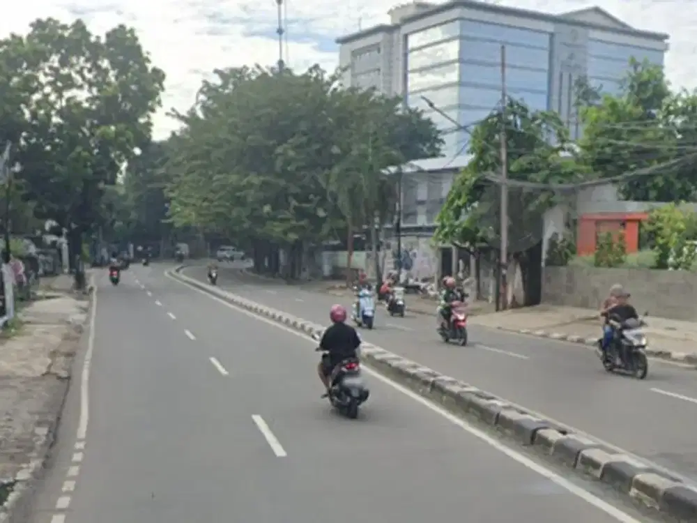 Tanah Strategis Pinggir jalan Utama di Kebayoran Lama,Lebar muka 14 x28