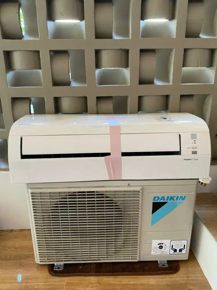 Dijual AC Daikin FTC 25 ( 1 pk thailand non inverter )