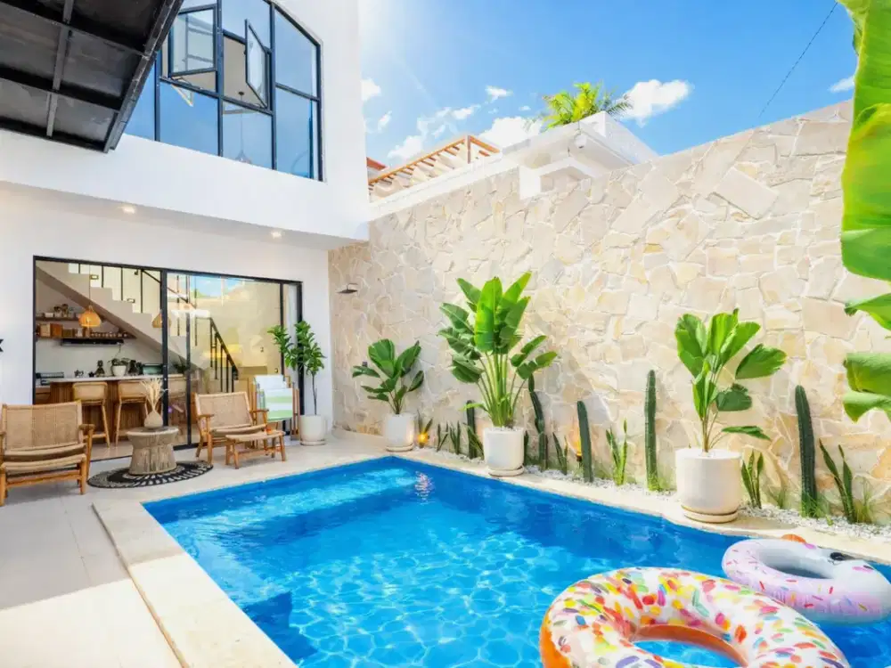 Vila dua lantai baru di lokasi prestisius dekat laut!