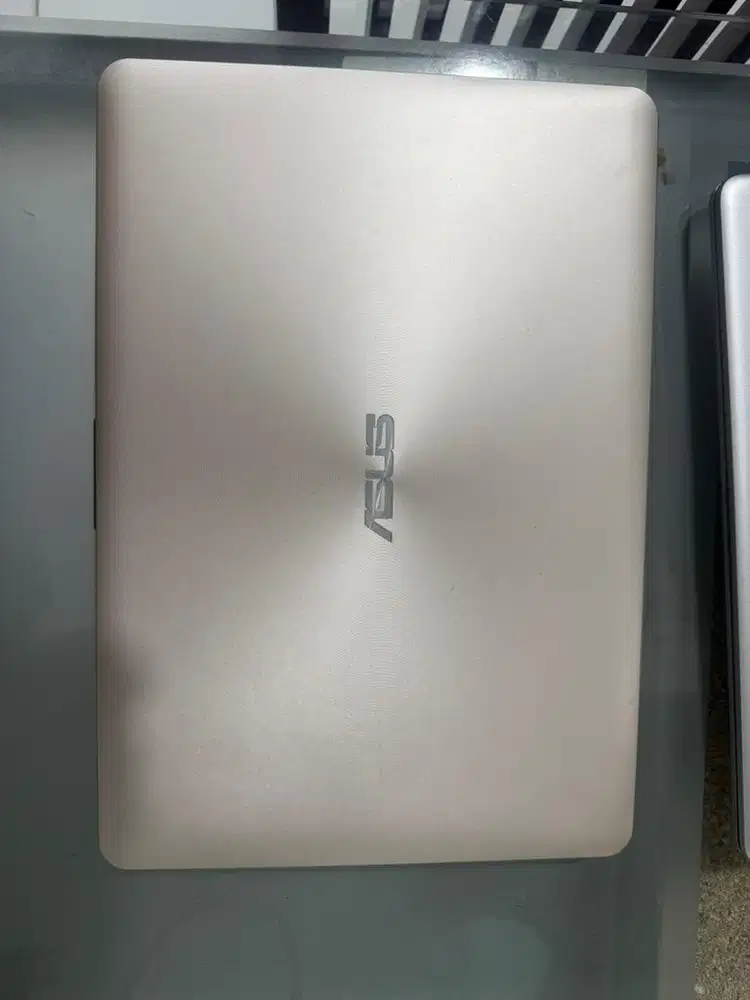 Laptop merek asus