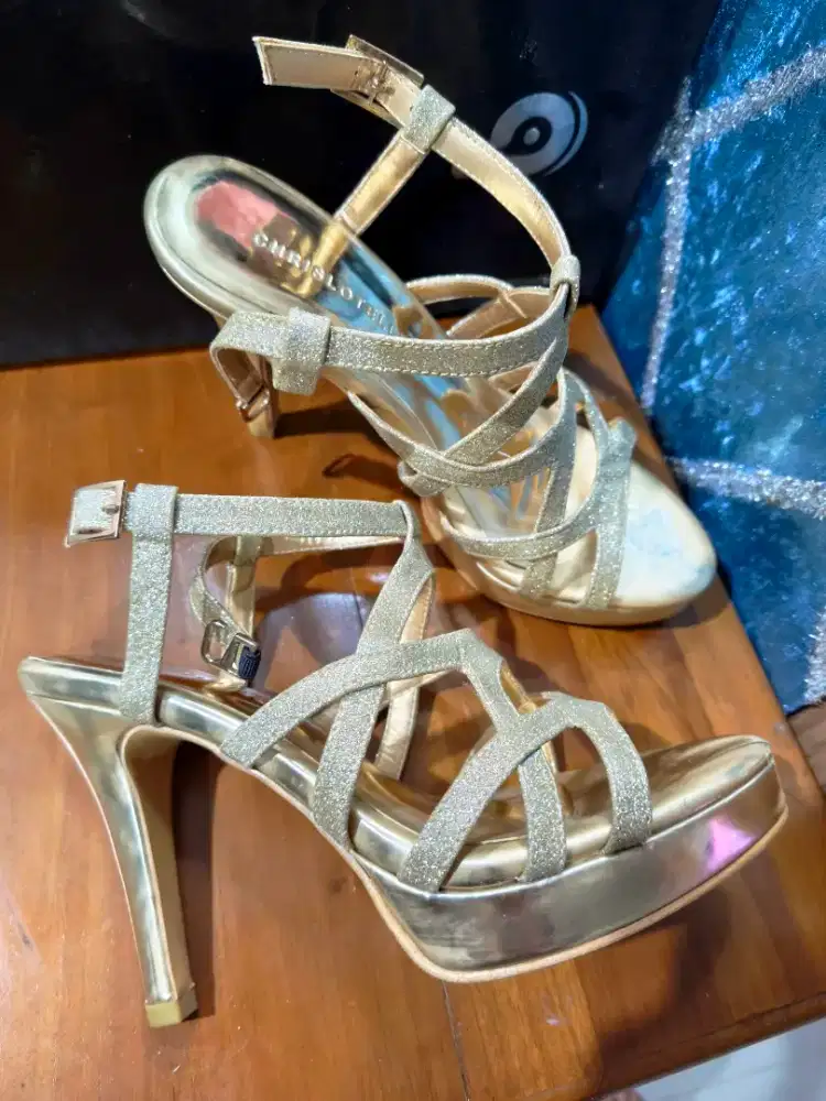 Sepatu heels SZ 36/37