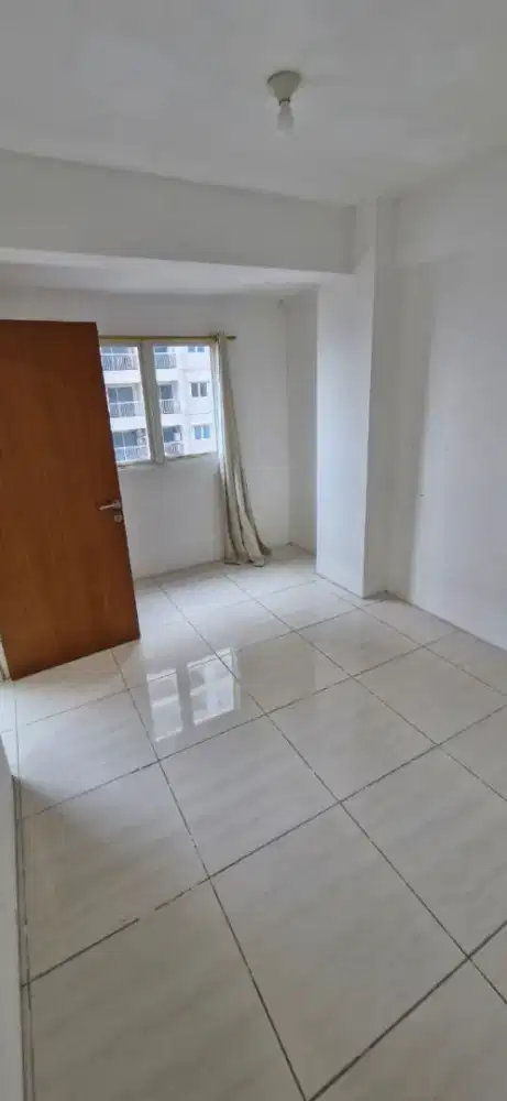 DiSewakan Unit 2BR Semi Furnish Apartemen Puncak Bukit Golf, Surabaya