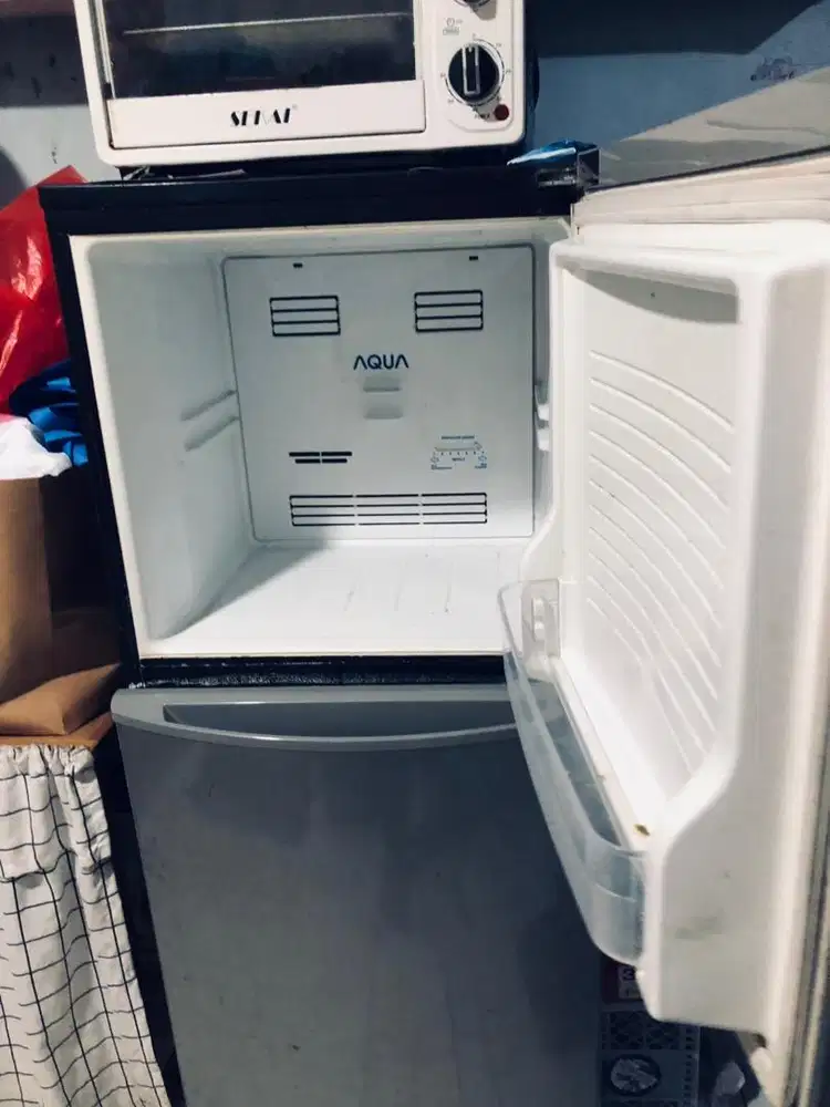 Kulkas aqua 2 pintu