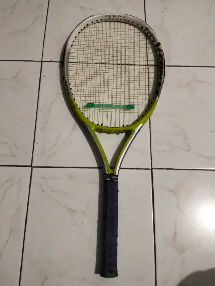 Raket tenis yonex v-con 17 msh bagus