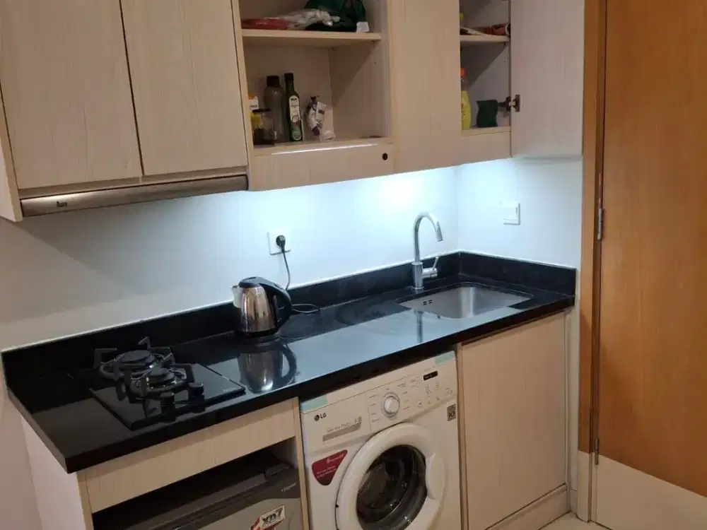 DISEWA APARTEMEN THE MANSION KEMAYORAN TOWER GLORIA LANTAI TINGGI FURNISH