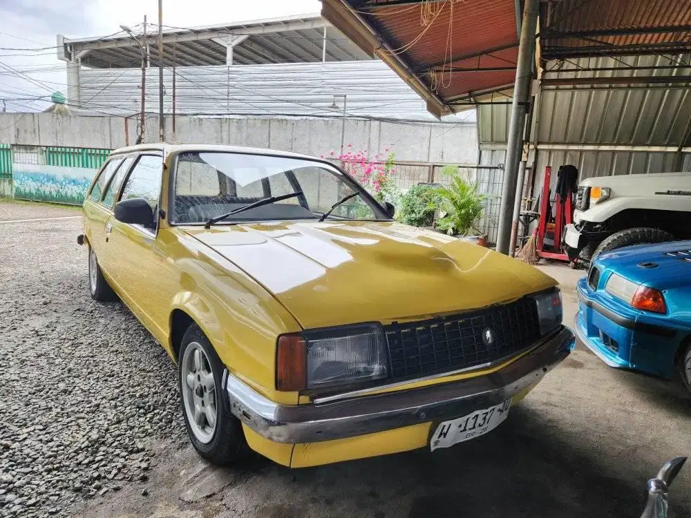 opel record 2 pintu diesel 2800cc strada