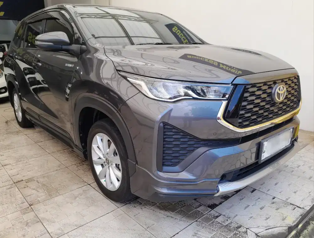 Toyota Innova Zenix V Hybrid 2023 Abu-abu Automatic