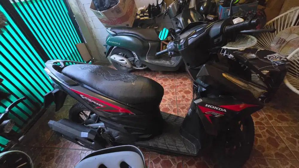 Vario CBS 125 tahun 2015 harga 11.500.000 nego