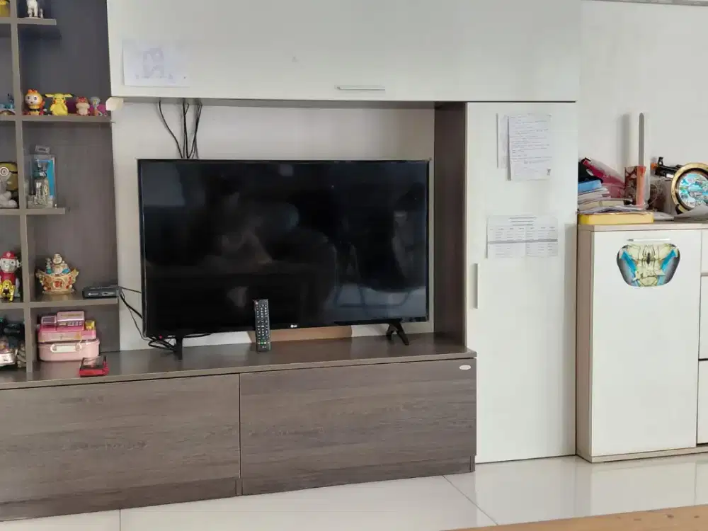 Dijual tv LG 43 inch kondisi bagus