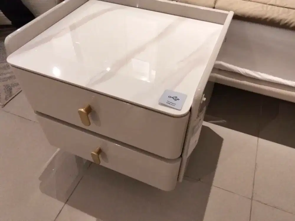 Charlize night stands