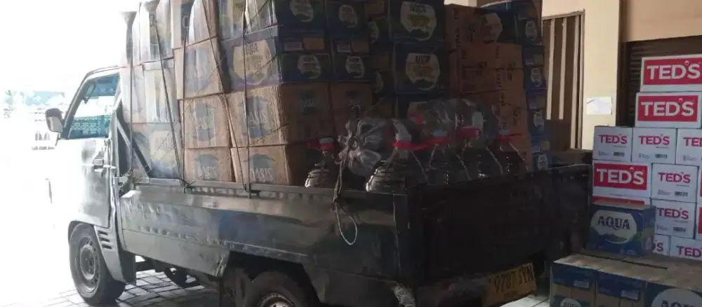 membutuhkan supir yg bisa dan pernah bongkar muatan minuman