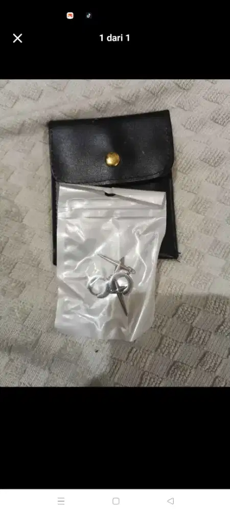 Anting TITANIUM salib