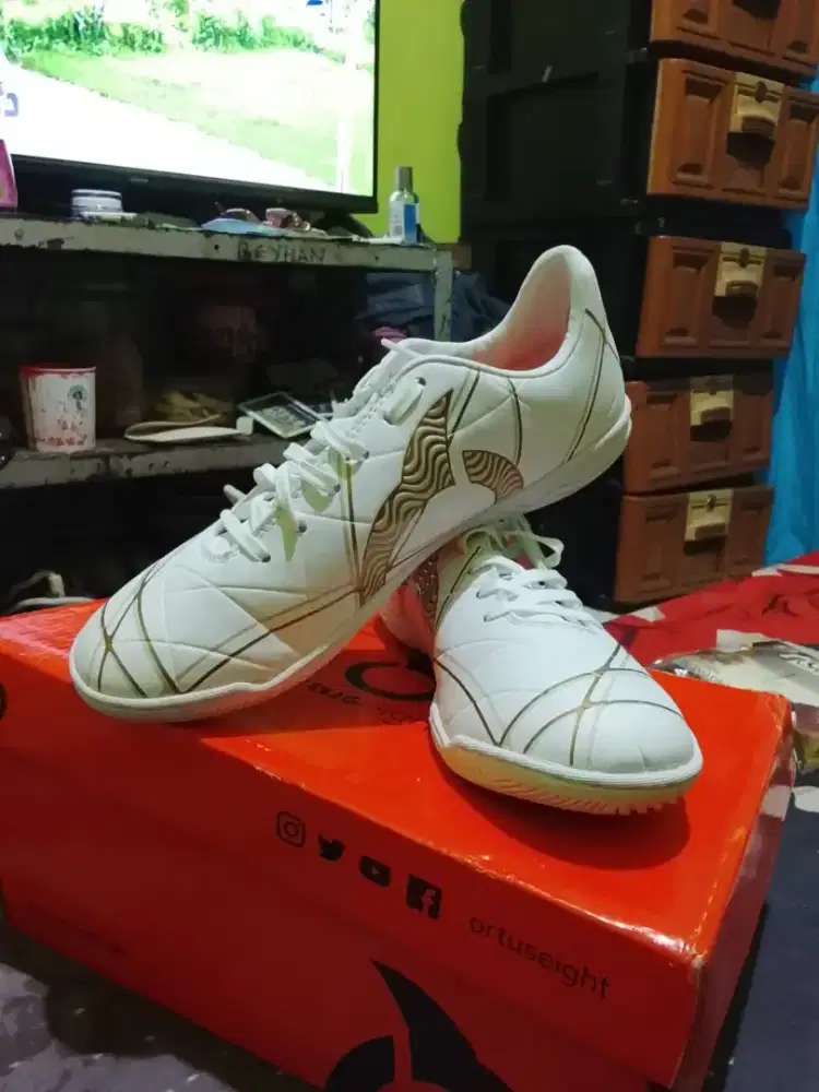 Ortuseight white gold like new