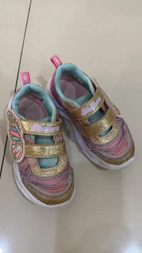 Preloved Sepatu Anak Perempuan Sketchers Pink