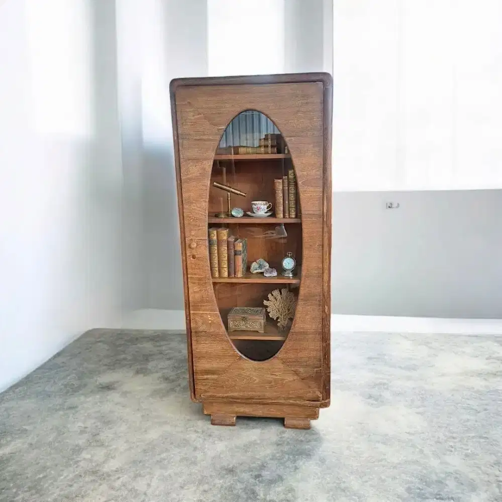 Lemari Display
kaca Oval
jati tua
Dimensi
P80cm T180cm L45cm