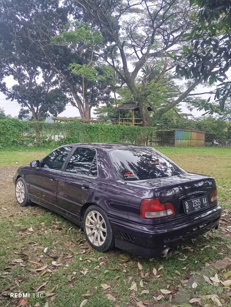 Hyundai Elantra 1996 Bensin