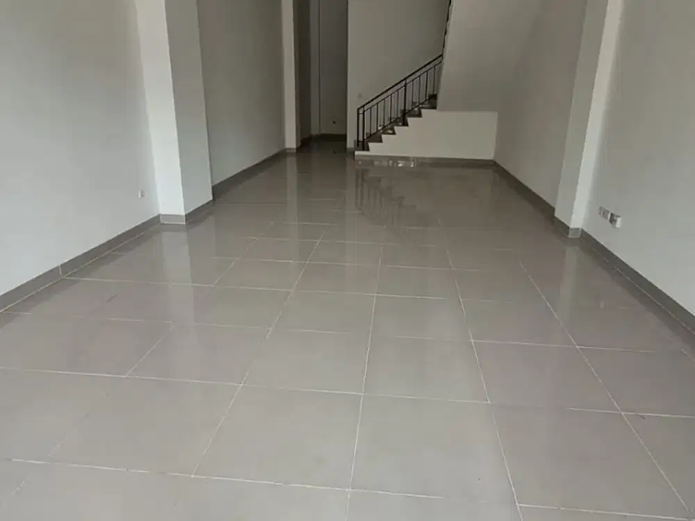 sewa ruko osaka 3,5 lantai PIK 2 hadap jalan boulevard