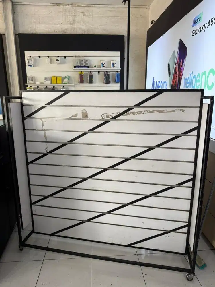 Di jual rak pajangan sepatu legas original