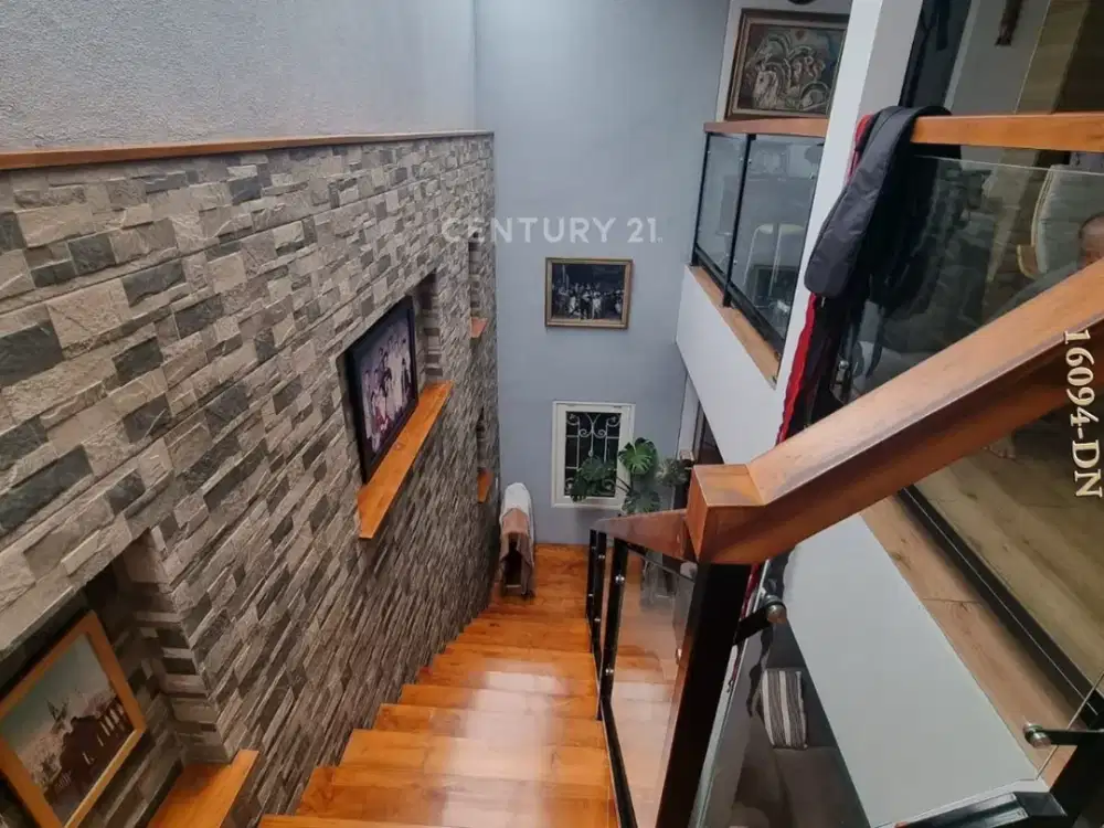 Dijual Rumah Asri dan sudah full renovasi Puri Bintaro Jaya Sektor 9, Tangerang Selatan