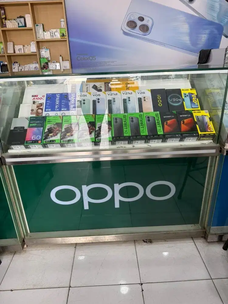 Dijual etalase oppo