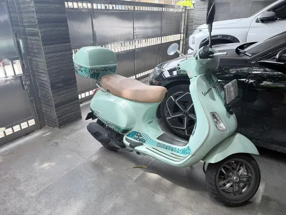 Piaggio vespa LX 125 IGET FACELIFT 2024 BATIK EDITION