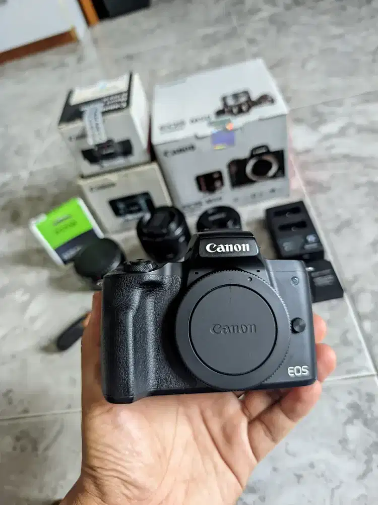 Canon eos m50 lengkap 2 Lensa fix mulus