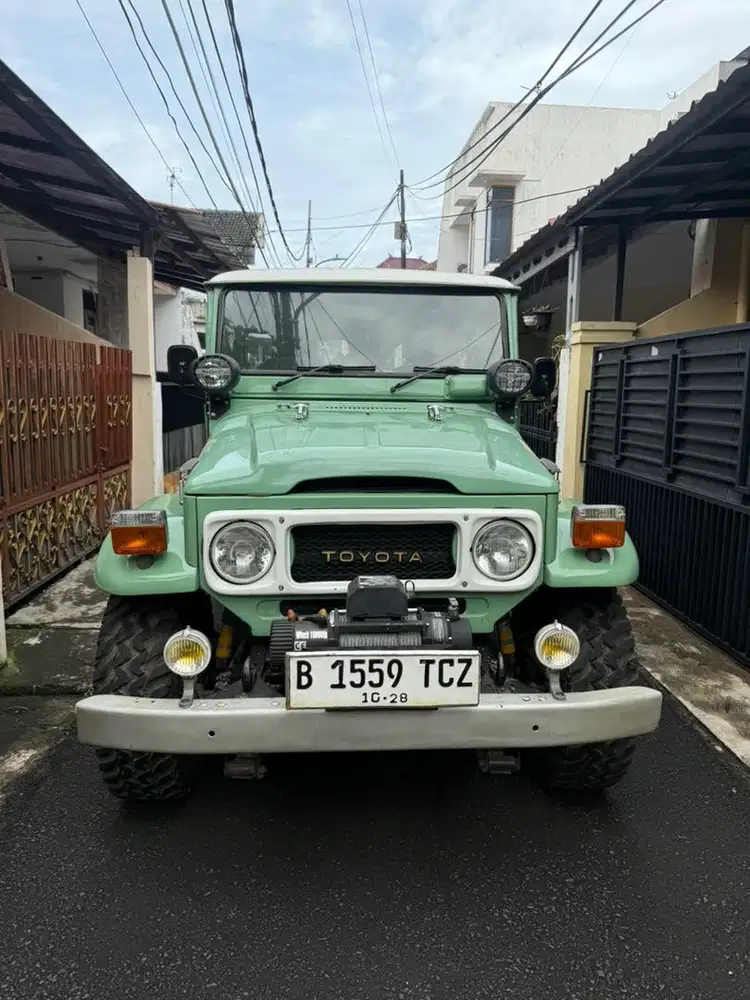 Hardtop bensin FJ 40 thn 1976