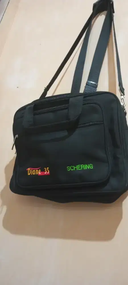 Tas selempang besar