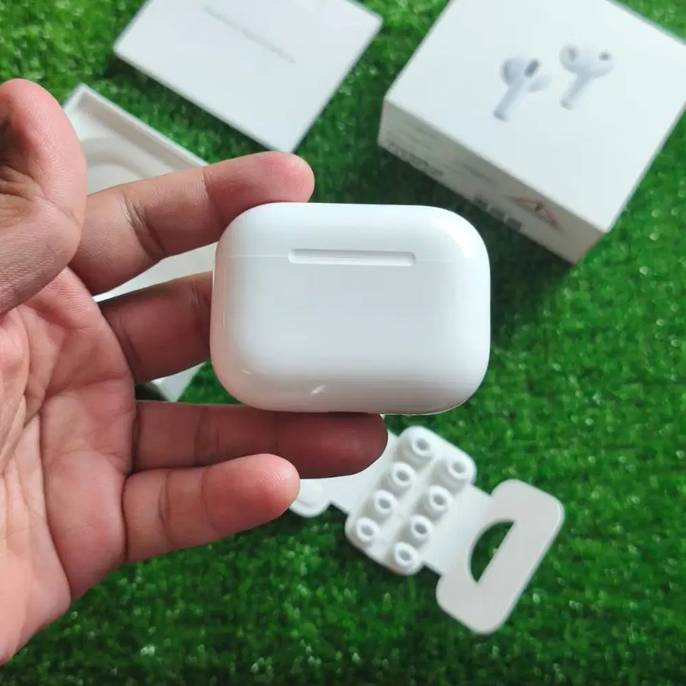 Airpods Pro 3rd Gen Kondisi mulus Kelengkapan Fullset ori Garansi Resm