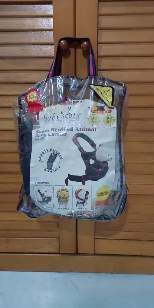 Gendongan bayi depan baby scots boneka merah