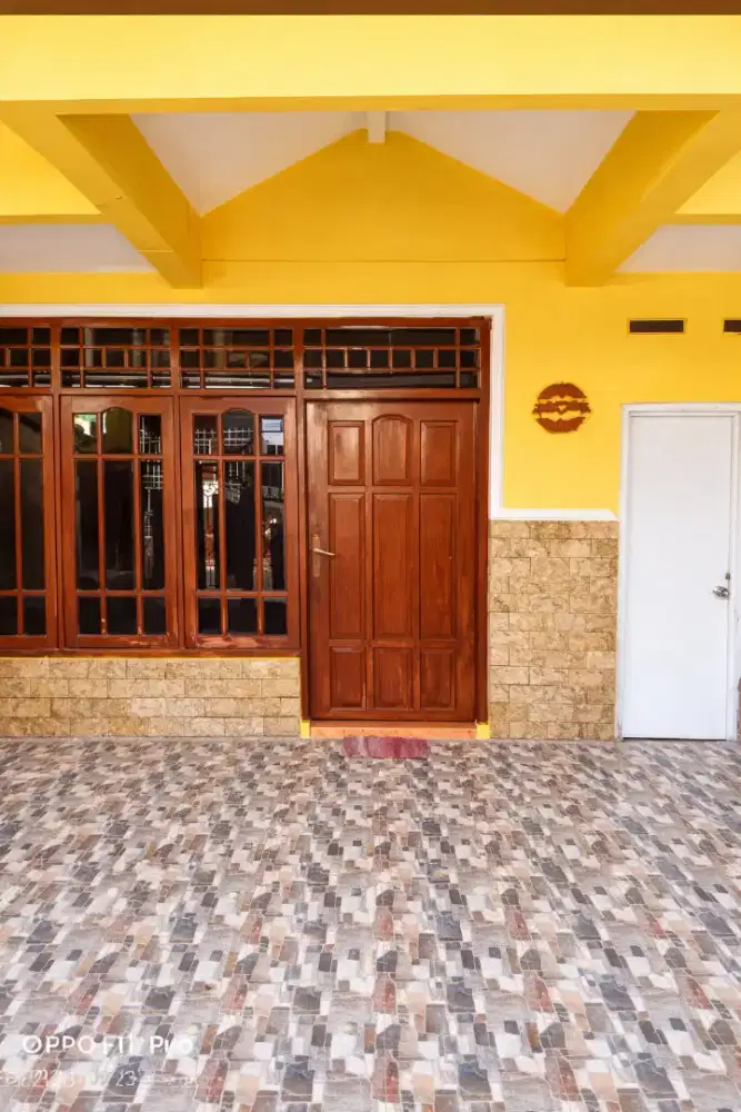 DIKONTRAKKAN MURAH RUMAH AKSES MOBIL MASUK JALAN PAVING AMAN ASRI